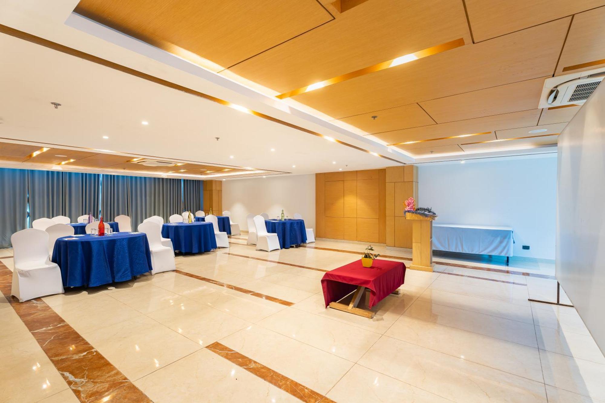Hotel Siraichuli Читван Экстерьер фото